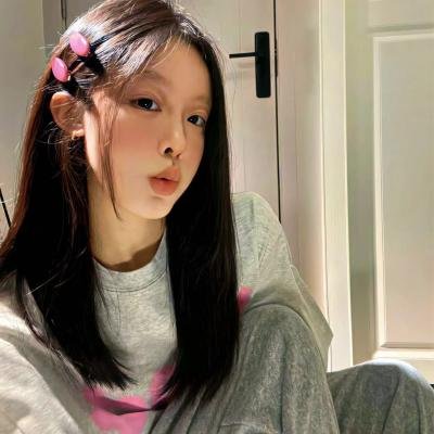 拿针的女孩